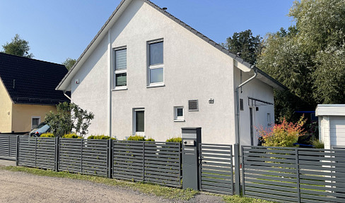 5-ZIMMER-EINFAMILIENHAUS + MODERNES A+-ENERGIEEFFIZIENZHAUS + BAUJAHR 2014