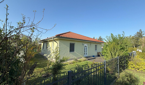 Gepflegter Bungalow mit Garage und großzügigem Garten in Berlin Kaulsdorf-Süd