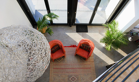 Sun-drenched feel-good home in a top location