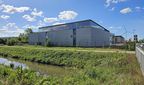 Production hall as good as new for sale in Bremen Hemelingen Hansalinie on the A1