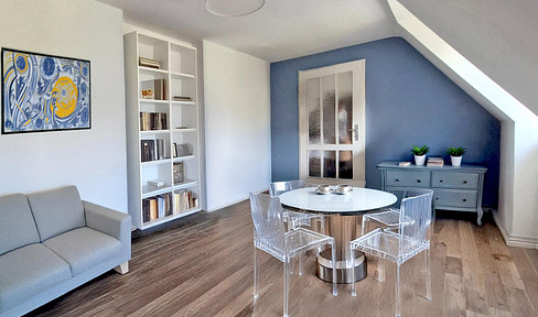Top floor loft maisonette in the old town
