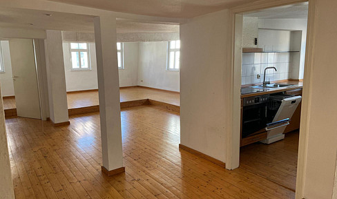 Fulda Old Town: Beautiful 4-room apartment, renovated.