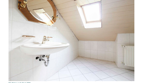 Advance notice: Terraced house, large terrace, garage in the center of Sterbfritz
