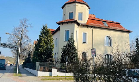 DG-Wohnung mit Turmzimmer zentral in Borgsdorf, Nähe S-Bhf