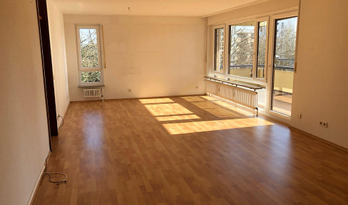 Großzügige, helle 2,5-Zimmer-Wohnung in Stadtrandlage, Böblingen-Diezenhalde