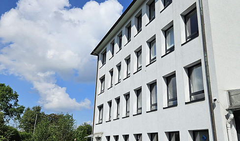 Helle und frisch sanierte Büroetage zu vermieten