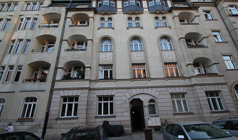 Johannstadt: Schöne 4 Raum-Whg mit Holzdielung A31 4.OG re E9
