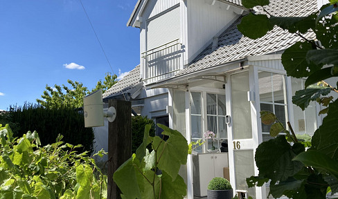 Attractive detached house with granny apartment in a prime location in Taunusstein.