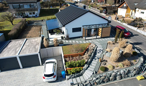 Massivbau Bungalow / Haus Bj.2021 mit Doppelgarage