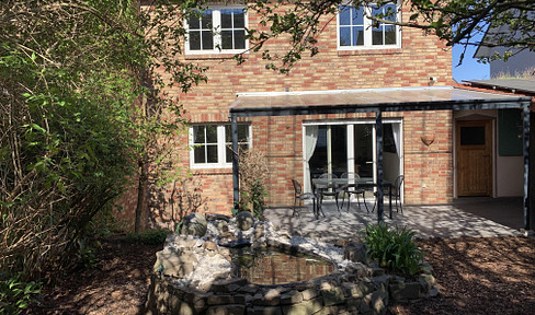 Very spacious semi-detached house with idyllic garden in a prime location in Kerpen-Sindorf