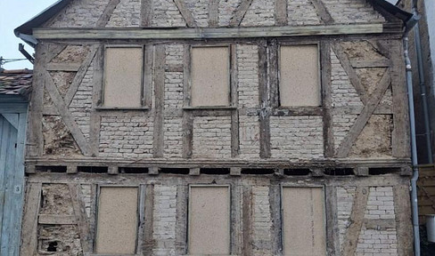 Historische denkmalgeschützte Hofreite in Wiesbaden-Nordenstadt