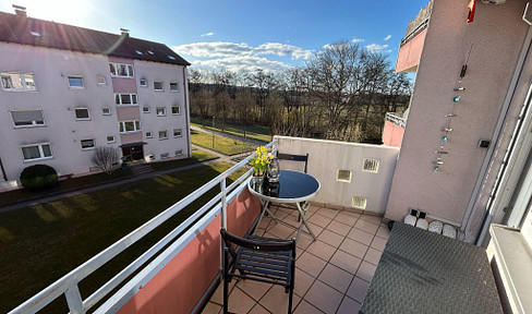 Stilvolle 3-Zimmer-Wohnung mit umfassender Renovierung und optimaler Anbindung