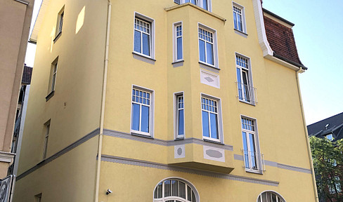 Charmante 2-ZKB-Altbauwohnung in der Oststadt – mit Fahrstuhl und Einbauküche