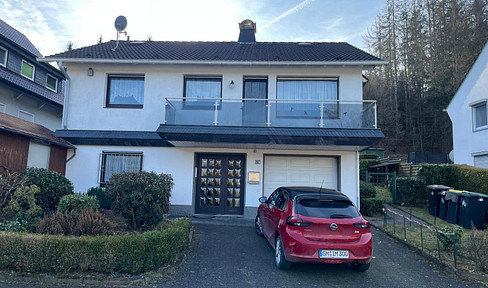 Einfamilienhaus mit großem Garten