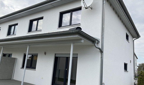 Bright semi-detached house for rent in a quiet location near Weiden