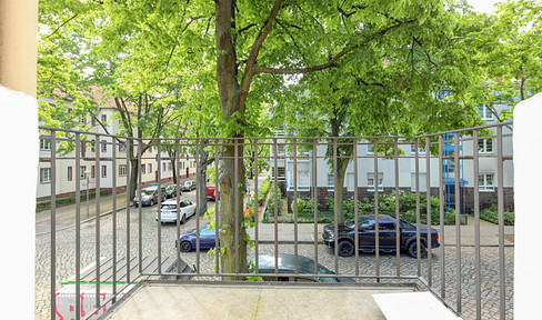 Sehr schöne Altbauwohnung (99m²) plus Einliegerwohnung (53m²)