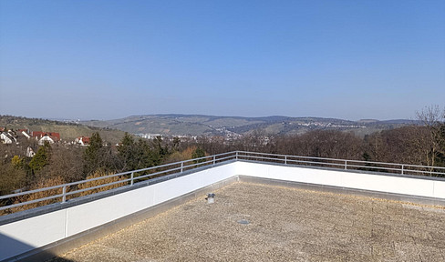 Frisch renovierte und lichtdurchflutete 3-Zimmer-Penthouse-Wohnung