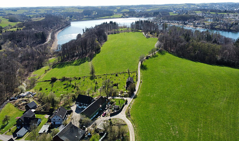 Accommodation in a renovated farmhouse near the Bever dam – includes kitchen and parking space.