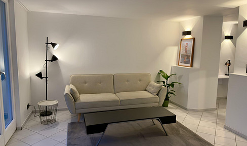 Voll ausgestattete helle Wohnung & Parkplatz im Souterrain mit Whirlpool & Garten