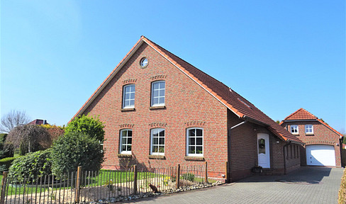 Friesenhaus – vollständig renoviert – Solarthermie & PV-Anlage –Garage – provisionsfrei