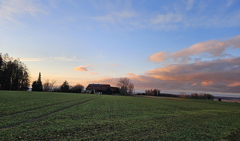 Alleinlage wunderschönes Bauernhaus auf traumhaftem sonnigen Grundstück mit herrlichem Weitblick