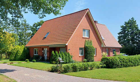 Life in the country - Charming detached house with plenty of space in an idyllic location in Apen / Tange