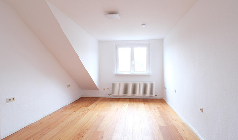 Quiet, bright semi-detached house in Rudow with good transport links