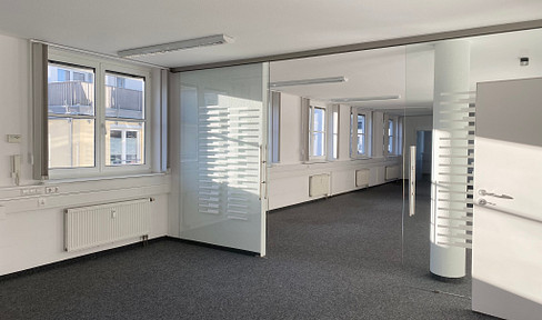 Sonnige, moderne Gewerberäume / Büros zu vermieten