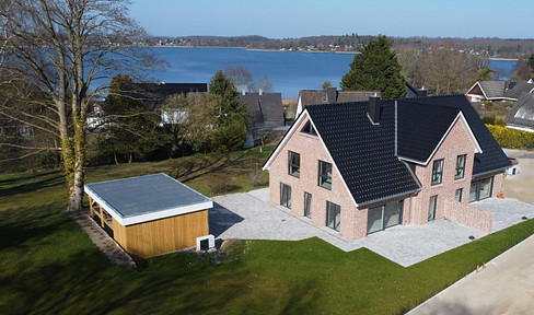 Neubau-Doppelhaushälften in Scharbeutz-Klingberg – Ihr Traumhaus am See!