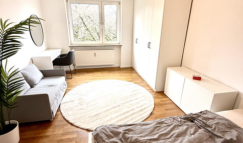 Schwabing-West: WG-Zimmer (noch 2 Zimmer frei) am Olympiapark***vollmöbliert***Bestlage