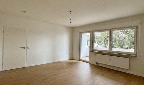Aufwändig Renovierte 2-Zimmer-Wohnung mit Loggia & Garage in absolut ruhiger Lage in Ampfing