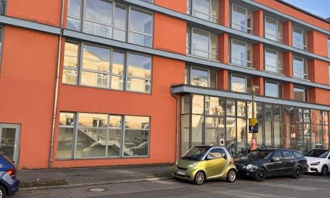 sonniges Einzimmerapartment mit großer Terasse