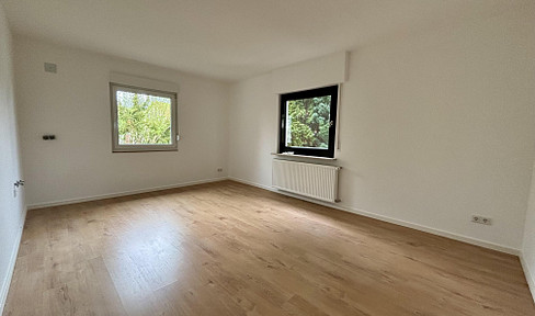 Provisionsfrei - Helle renovierte 4,5 Zimmer Wohnung in ruhiger Lage