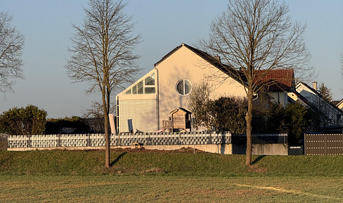 1-2 Familienhaus mit acht Zimmern, Wintergarten, PV-Anlage und und und....