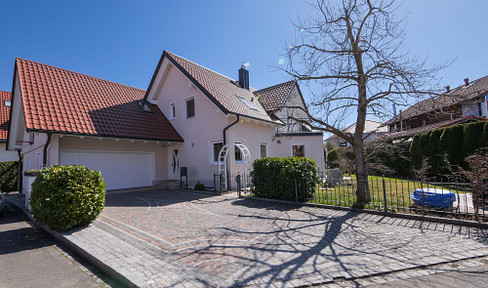 Großes Einfamilienhaus mit Stil und Spielstraße