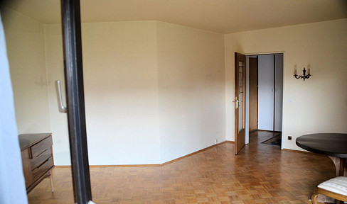 ETW, 2 rooms, 44 sqm living space, + 20 sqm balcony, commission-free, KDB, shower, indoor swimming pool, parking lot