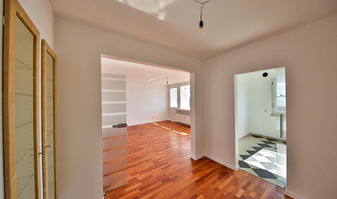 Newly renovated 3.5-room apartment with balcony and underground parking space in Hanover Garbsen
