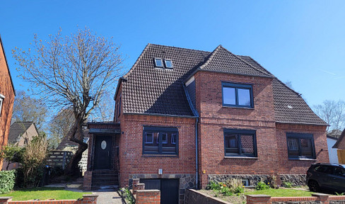XXL 1-2 family home with villa character and spacious layout in top condition