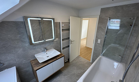 Modern top floor apartment First-time occupancy after high-quality renovation Fitted kitchen Top equipment
