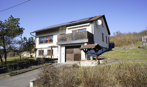 Well-kept house in a quiet location on the edge of the forest Weitramsdorf / Altenhof