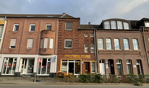 TOP-Geschäftshaus für Praxis - Büro - Gewerbe in Top-Lage am Markt in Kevelaer