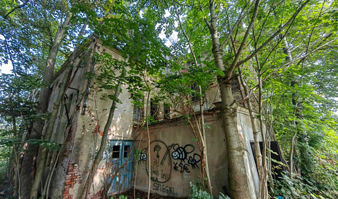 Refurbishment property for residential use with 14,000 m² plot - commission-free from the owner