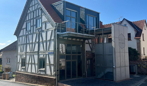 Außergewöhnliches Wohnambiente im energetisch kernsanierten Fachwerkhaus mit 2 Balkonen