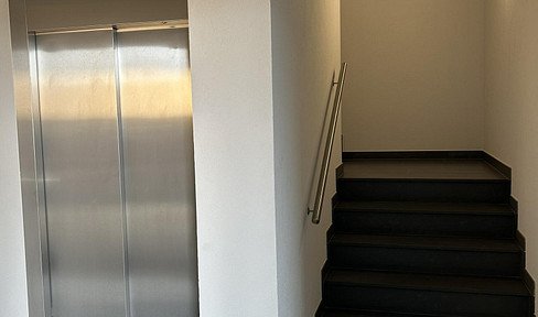 Versatile, barrier-free commercial space in a prime location