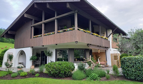 Einfamilienhaus / Architektenhaus mit großem Grundstück und Garten im Miesbacher Ortsteil Parsberg