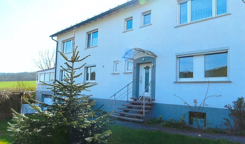 Top gepflegtes 2-FH inkl. ELW mit Panorama Weitblick und wunderschönem Garten OT Seßlach