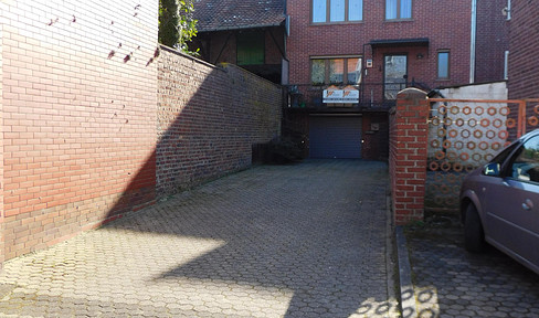 Ready-to-move-in single-family house in a quiet village location, without a garden.