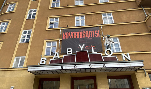 Near Alex / Rosa Luxemburg Platz with 24/7 service TG parking space
