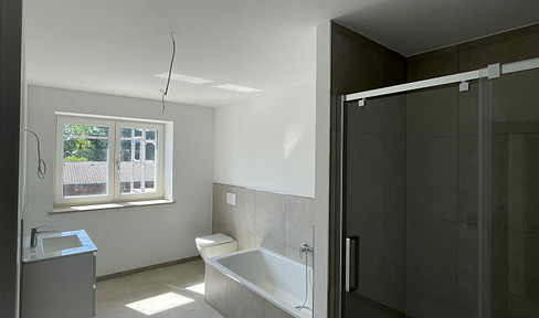 Bright, renovated terraced house with private garden