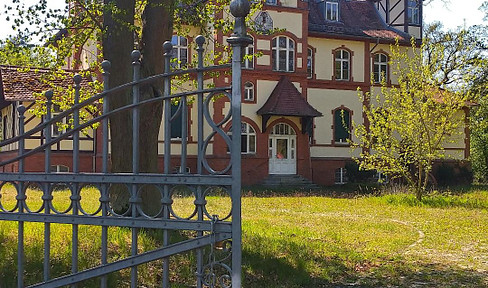 Beautiful castle in Elbe-Havelland/ Mahlitz